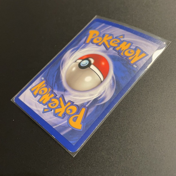 Pokémon Raichu fossil holographic card. - Picture 3 of 4